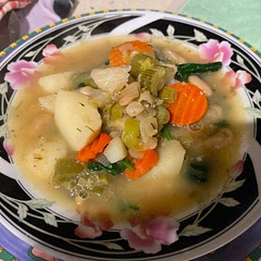Cooked the leeks, celery, onions and garlic until there was some nice crispy bits in the pan, then used the stock (vegeta) to lift it off the bottoms of the pan. Creating a tasty base. Didn’t blend this. It was really good. Seasoned thoroughly to liking.