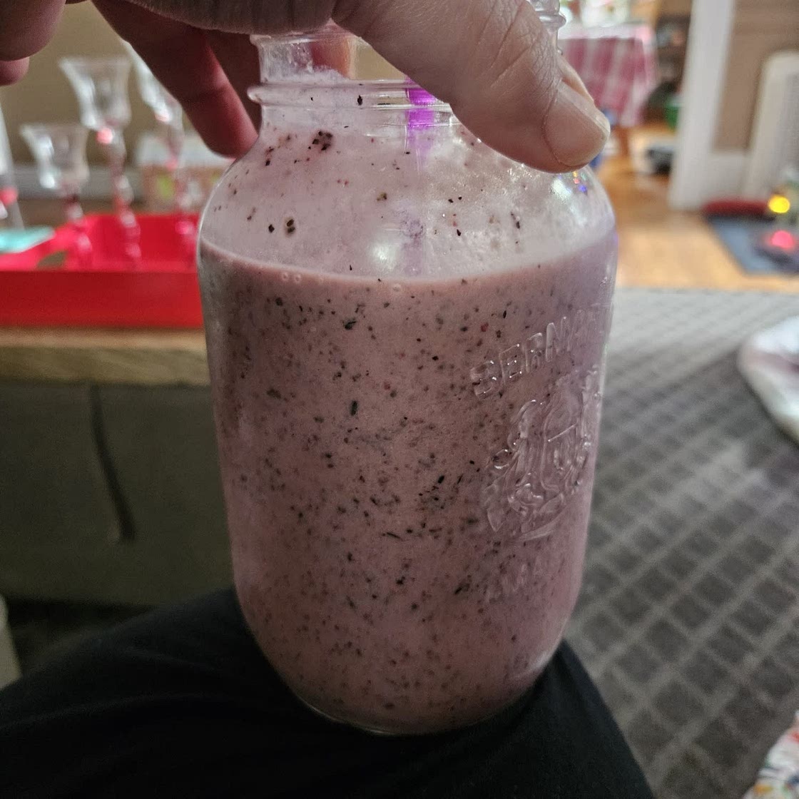 Triple Berry Chia Detox Smoothie
